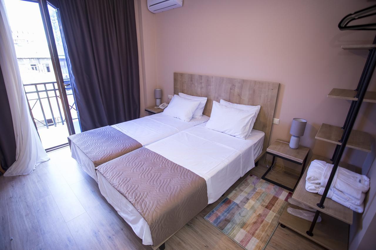 Hotel N16 Batumi Exterior foto