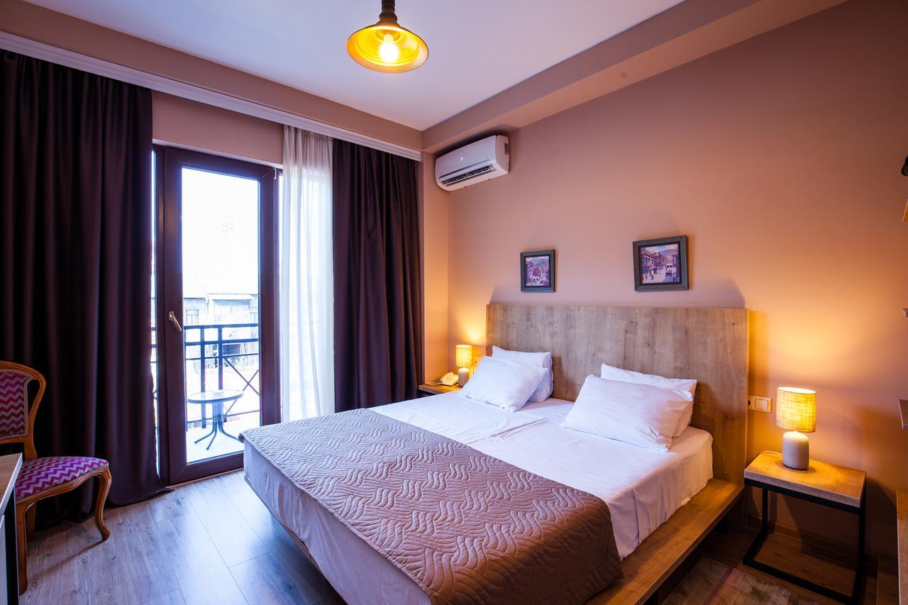 Hotel N16 Batumi Exterior foto