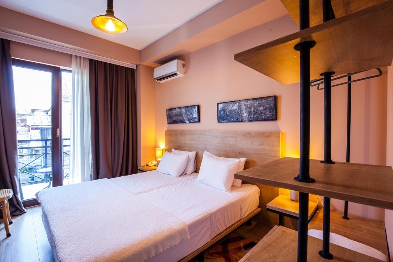 Hotel N16 Batumi Exterior foto